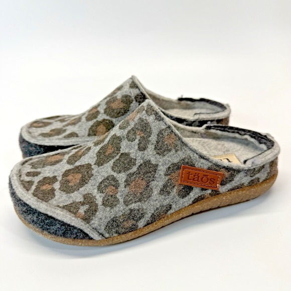 Taos Footwear Shoes - Taos Convertawool Wool Slippers Charcoal Leopard Animal Print 37 US 6-6.5 READ
